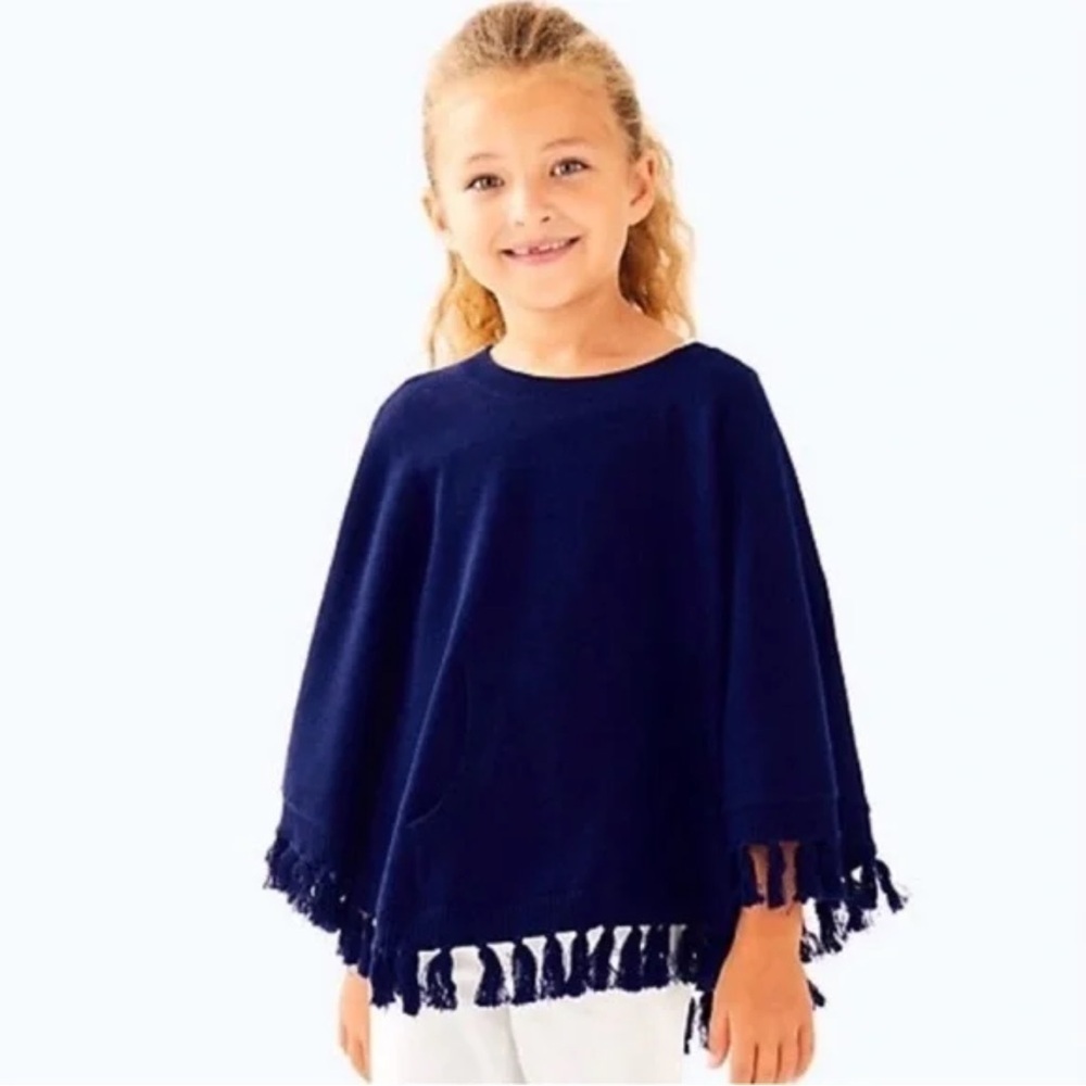 Lilly Pulitzer girls Navy poncho with fringe detail size small (4-5) EUC